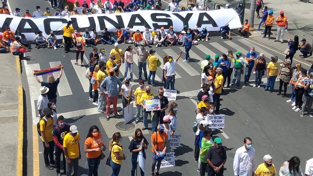 protestaron vacunación las mercedes- acn