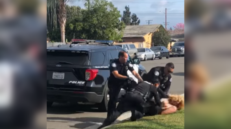 policía california suspendido agresión- acn