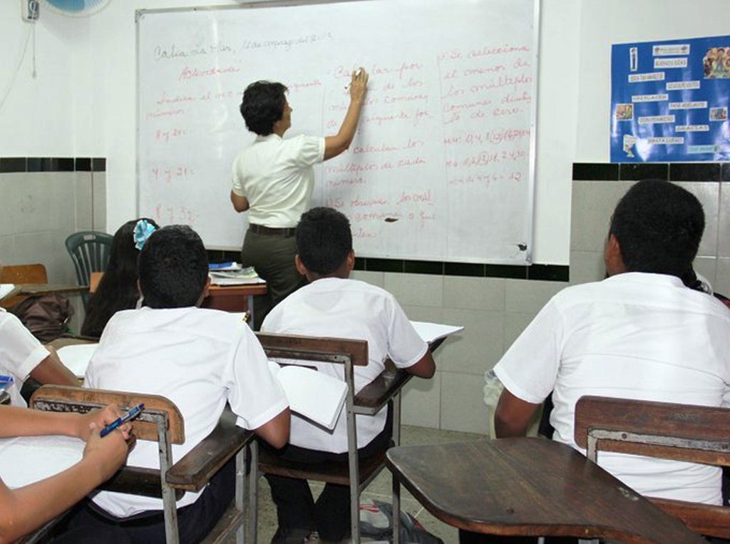 Maduro estima regreso a clases presenciales - noticiacn
