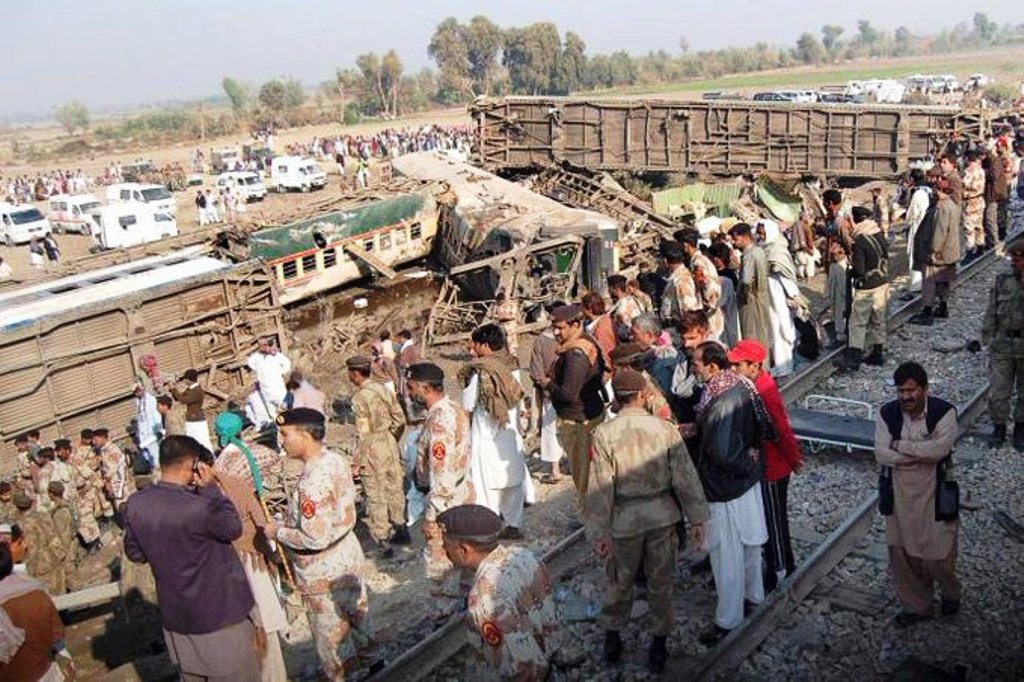 Colisión de trenes en Pakistán - noticiacn