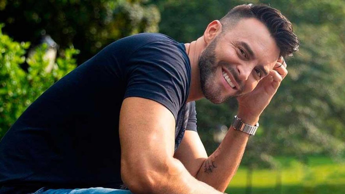 Francisco León se declara homosexual