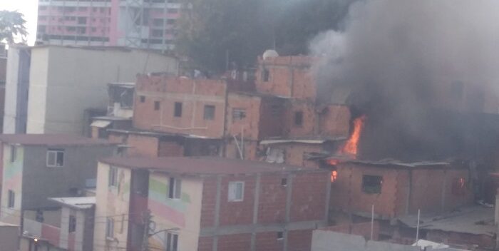 Incendio en 23 de Enero