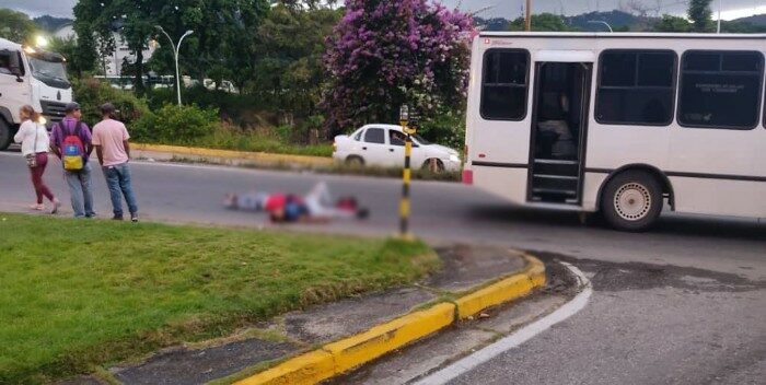 Abatidos delincuentes en un transporte