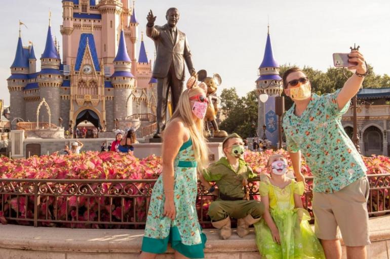 Disney restablece el uso de mascarillas