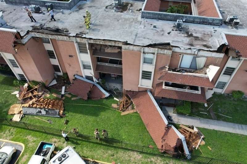 Derrumbe techo edificio Miami - ACN