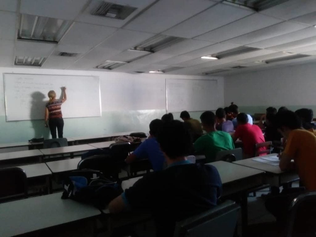 Estudiantes abandonaron la UC