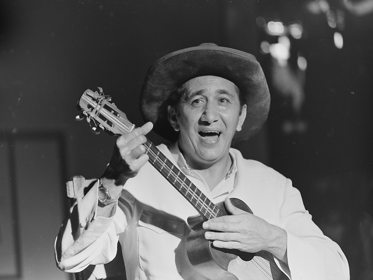 Grandes Ídolos Simón Díaz