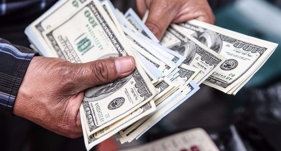 Dólar paralelo pasó los 4 millones - ACN