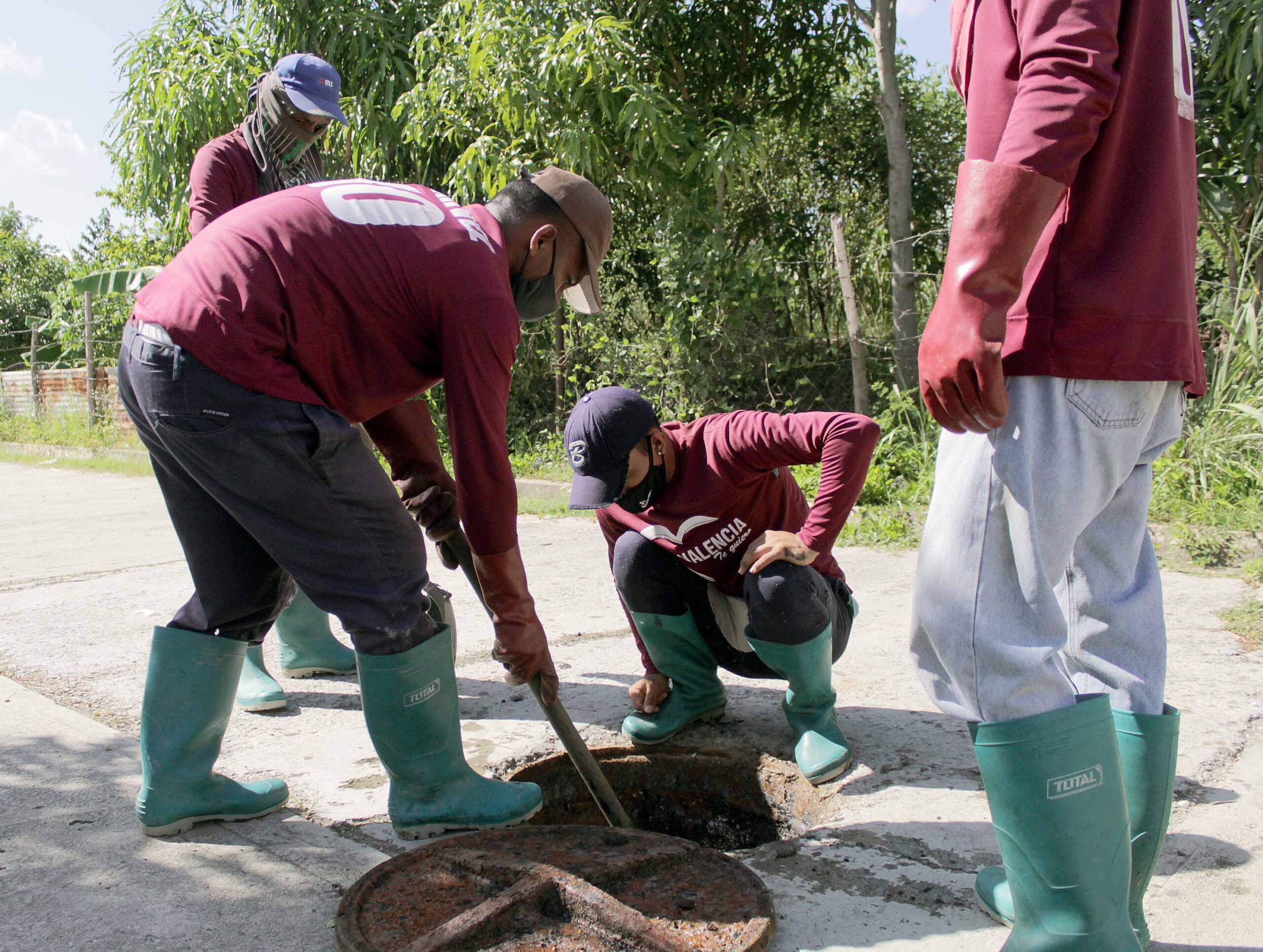 Limpieza de drenajes en comunidad Ciudad Plaza