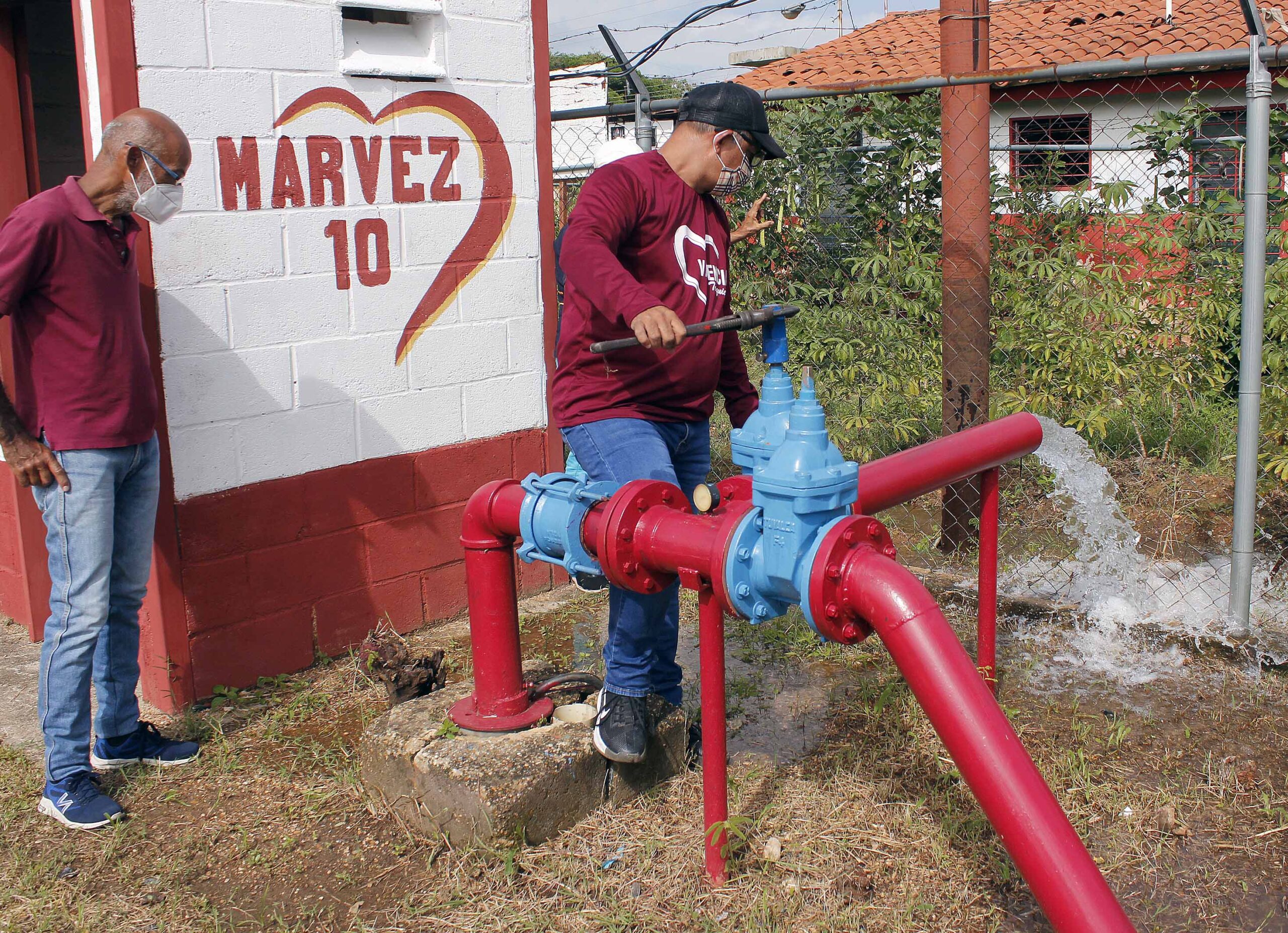 Reactivan pozo de agua en La Isabelica