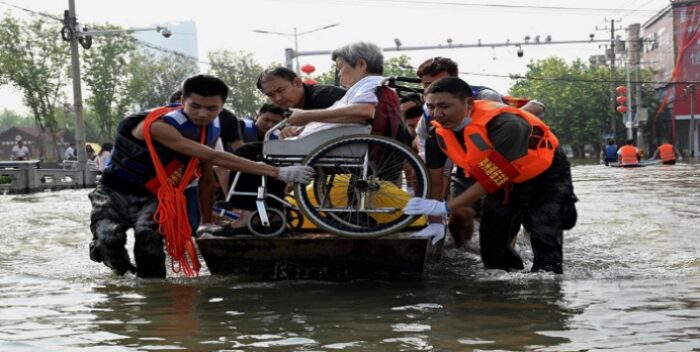 Aumentan los muertos por inundaciones en China