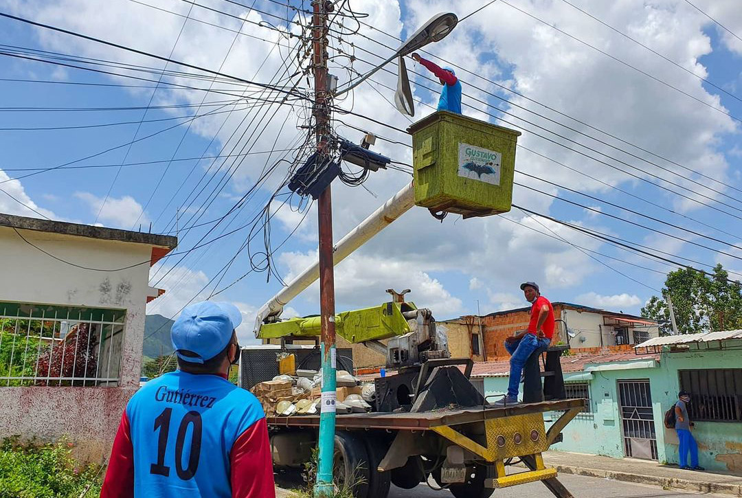 Instaladas lámparas led de Naguanagua
