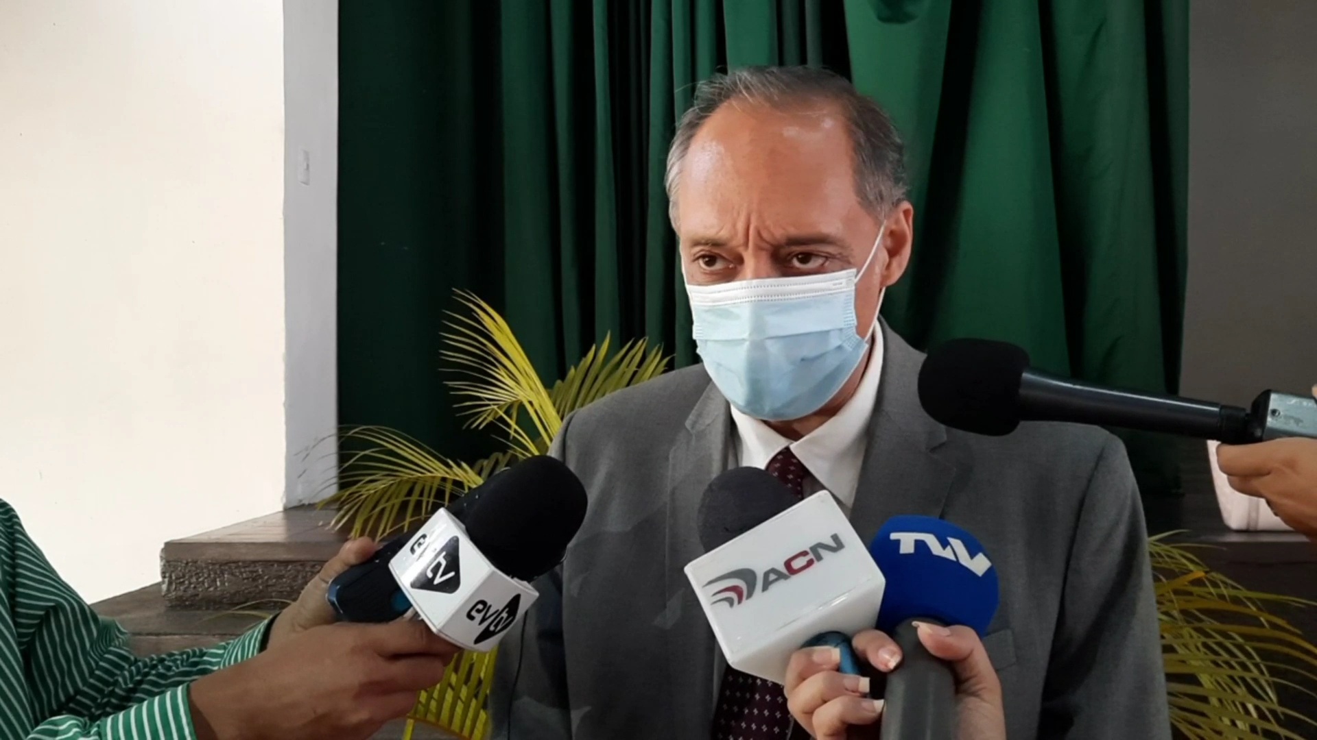 Privatización es parte de la Solución