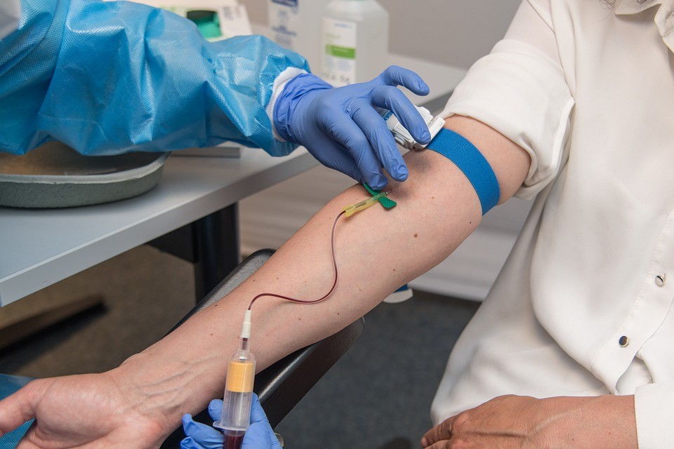Pacientes postcovid donar sangre