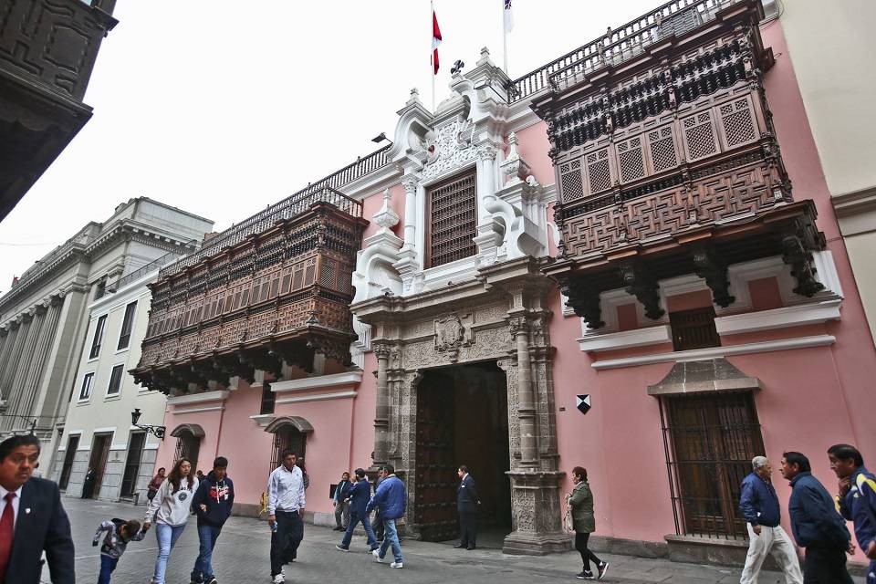 Perú respalda diálogo de Venezuela