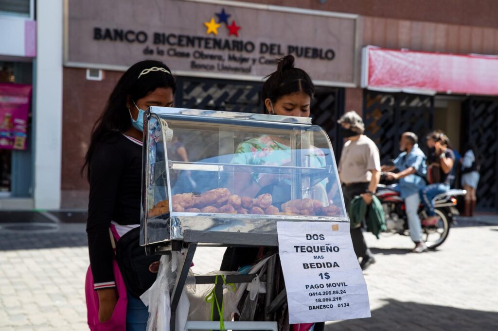 A dos semanas de la reconversión monetaria: Reinan dudas, incertidumbre e indiferencia en Venezuela NOTIGUARO A dos semanas de reconversión - noticiacn
