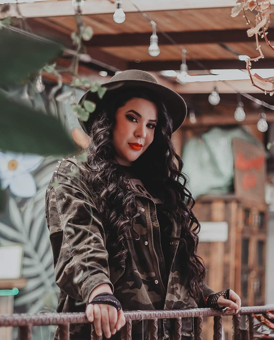 Amanda Flores