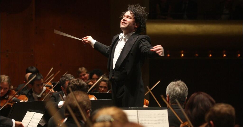 Gustavo Dudamel seduce a París - noticiacn