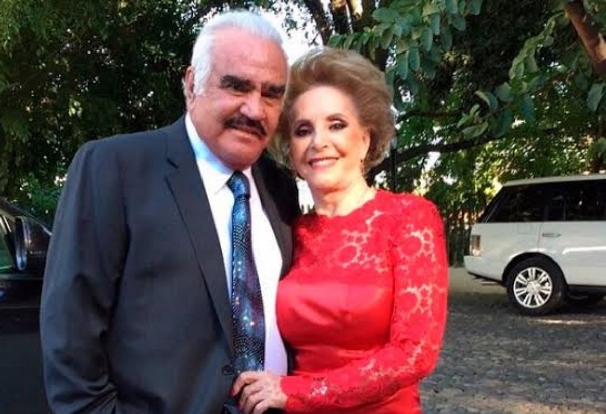 Esposa de Vicente Fernández en el hospital