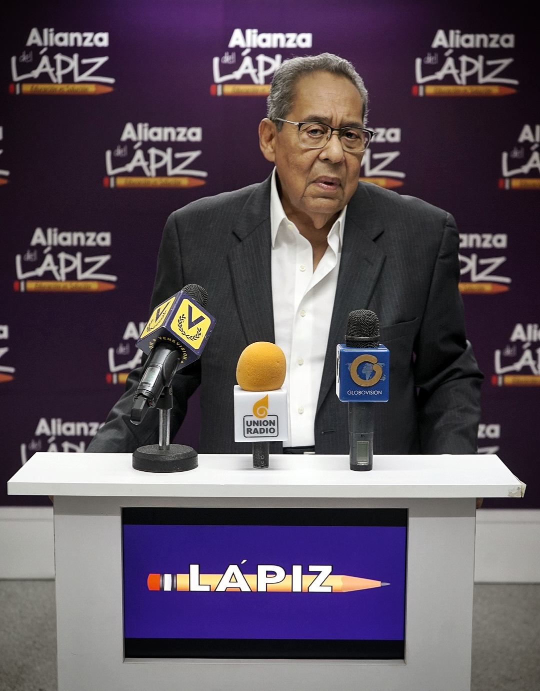 Pérez Silva declinó candidatura