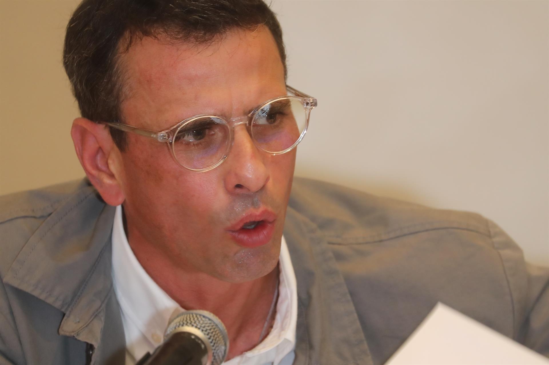 Capriles: suspender diálogo por extradición - noticiacn