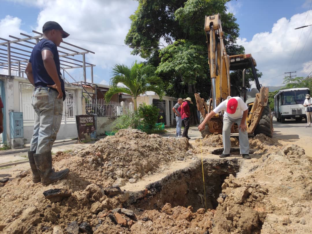 Tuberías de aguas negras en Las Quintas - ACN