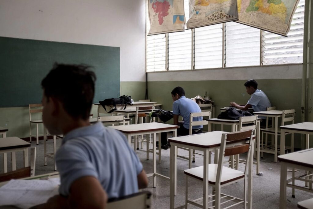 Maduro ratificó inicio de clases presenciales - noticiacn