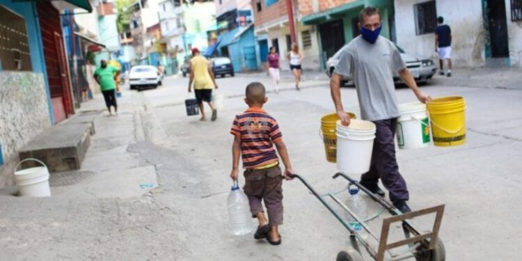 Niños venezolanos obligados a trabajar - noticiacn