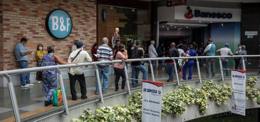 bancos atendieron centros comerciales- acn