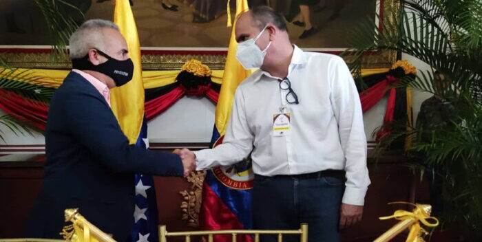 senadores colombia paso fronterizo- acn