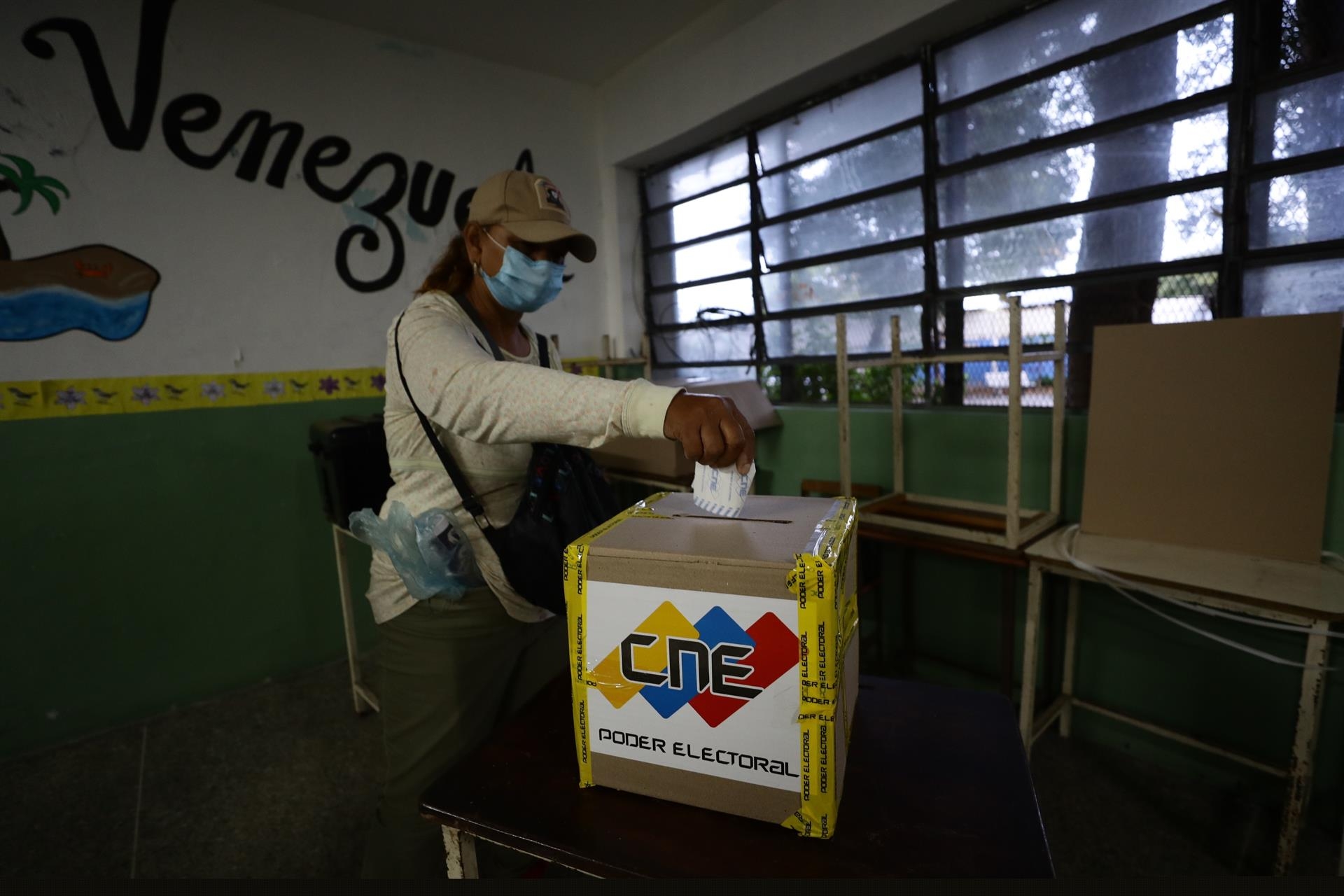 Abren primeros centros de votación - noticiacn