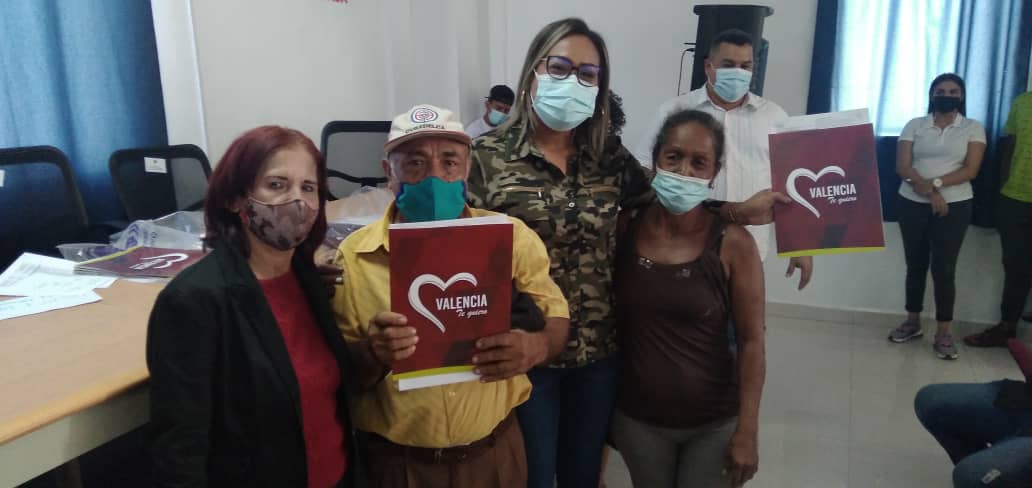 Entregados títulos de tierra en Valencia