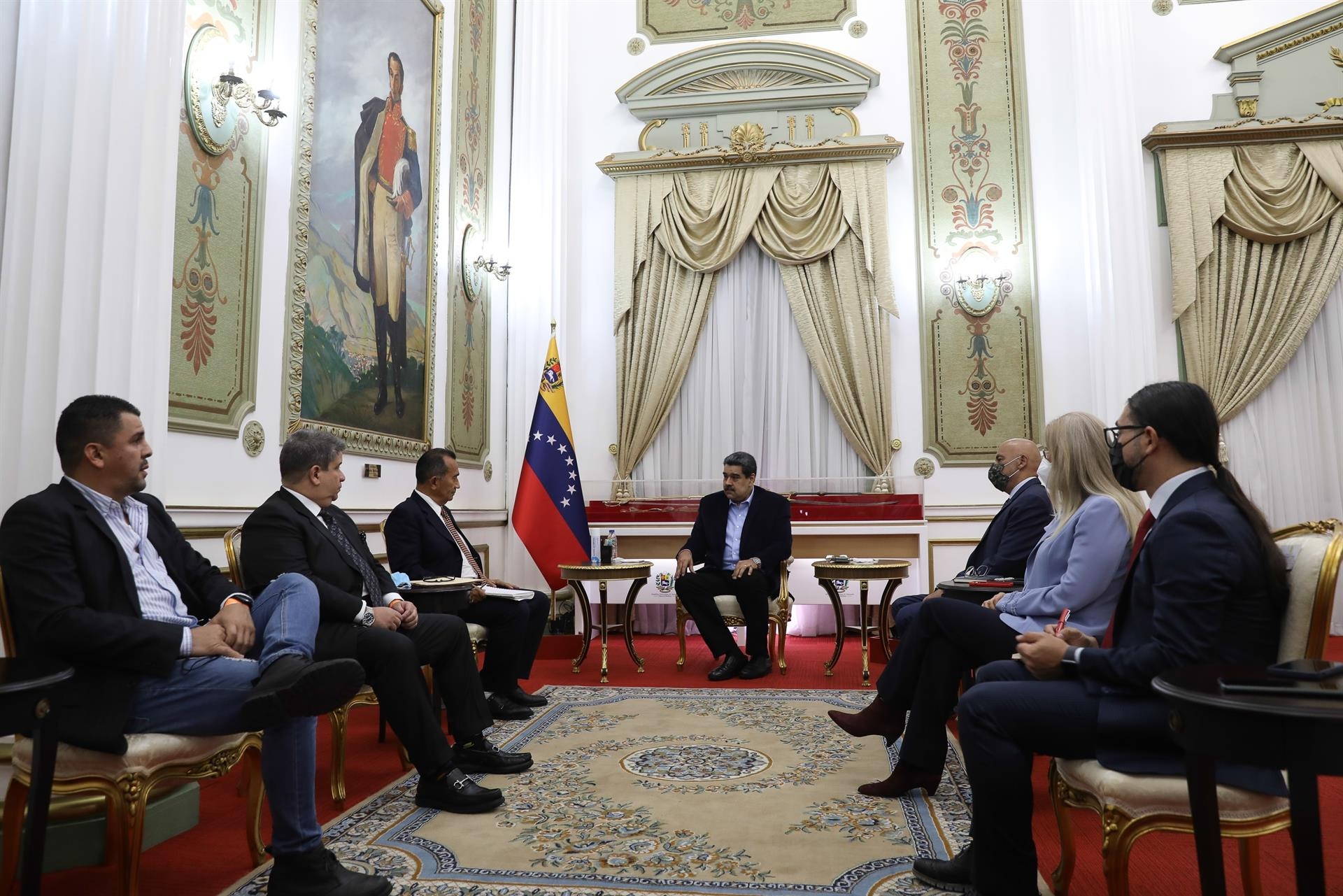 Maduro se reunió con gobernadores opositores - noticiacn