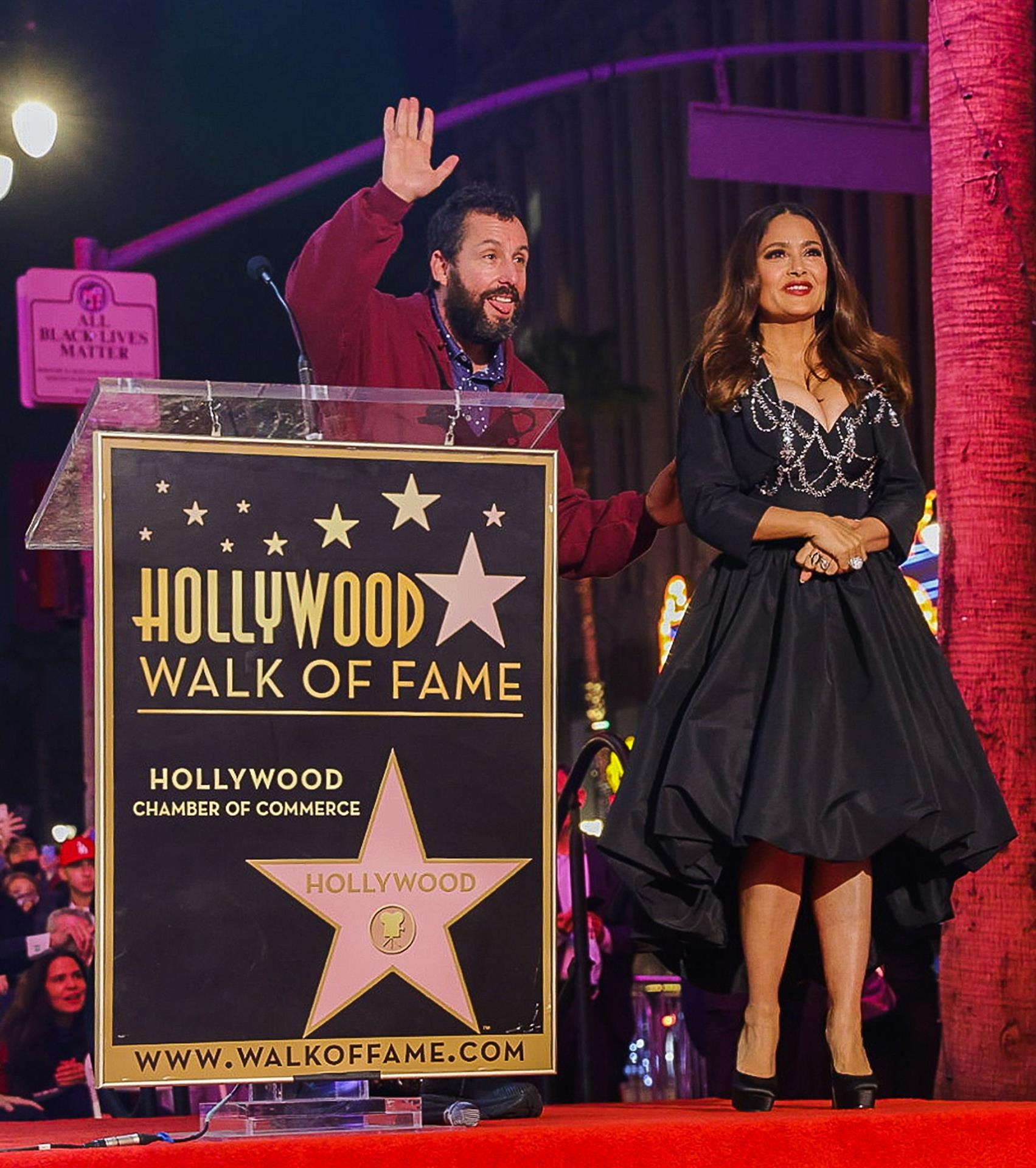 Salma Hayek recibió estrella en Hollywood - noticiacn