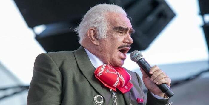 Vicente Fernández regresa a terapia intensiva