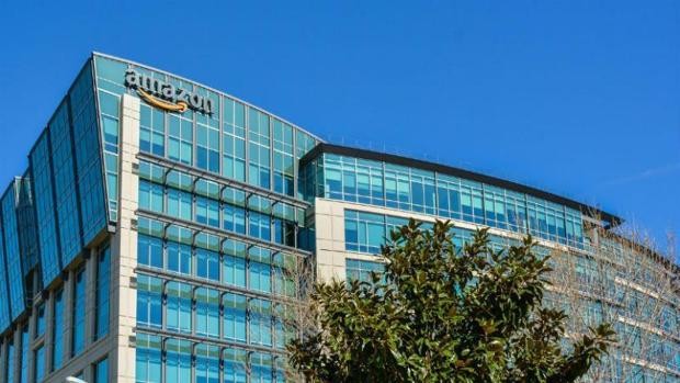 Italia impone multa millonaria a Amazon