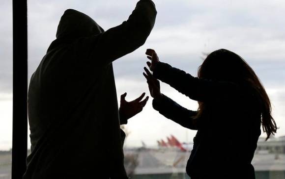 Muere mujer arrollada por su esposo en Bogotá
