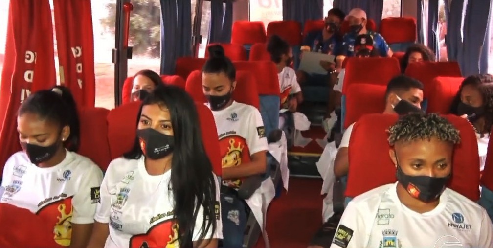 Asaltan a equipo femenino y abusan de jugadora - noticiacn