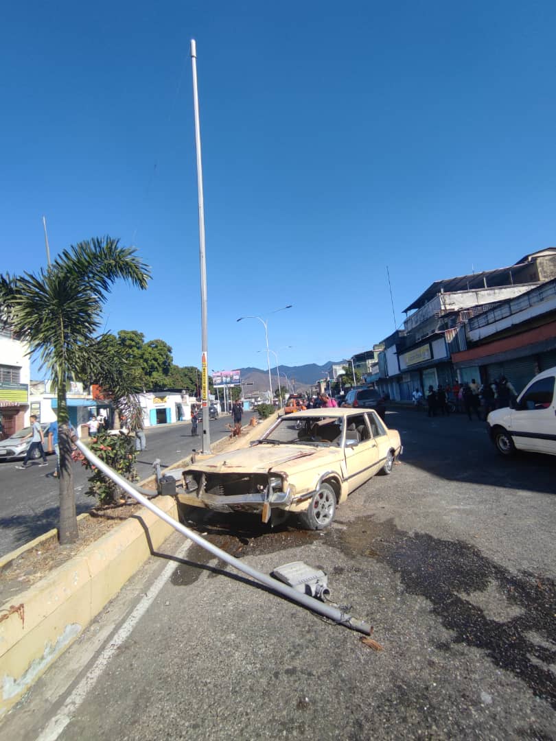 vehículo impactó isla naguanagua- acn