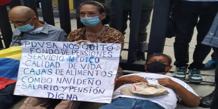 pensionados jubilados protestaron salarios- acn