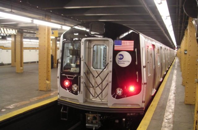 hombre-arrojado-tren-nueva-york