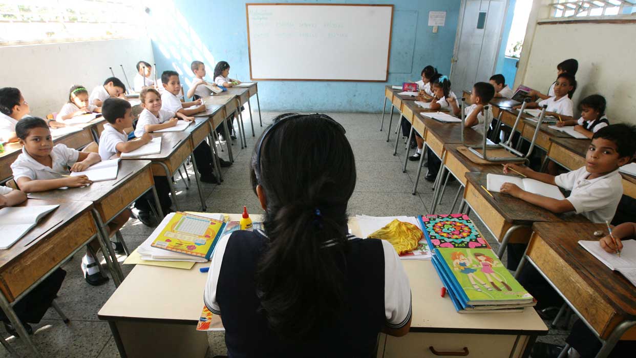 retomarán clases presenciales diarias- acn
