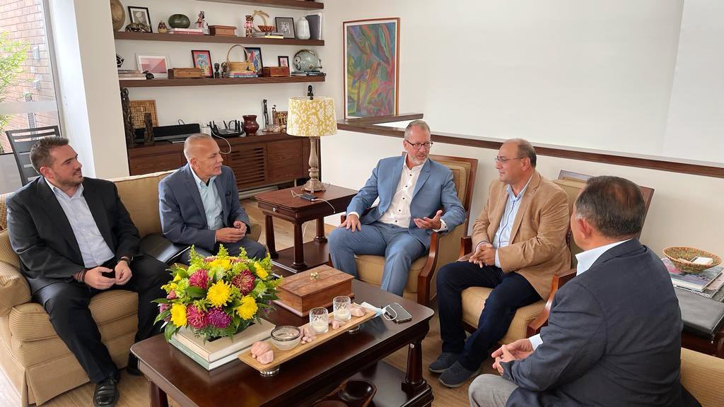 Gobernadores opositores se reunieron con James Story - noticiacn