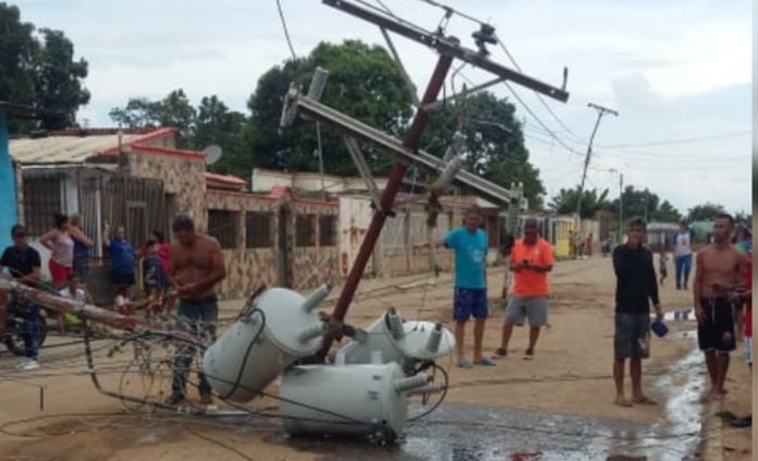 postes se cayeron en El Socorro-acn