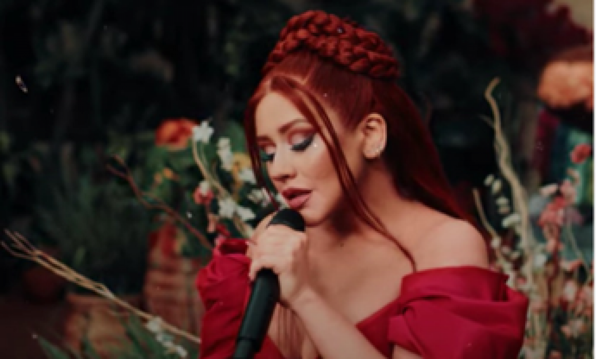 cristina aguilera estrenó la reina - acn