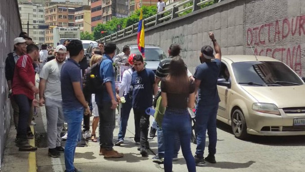 Detienen a jóvenes en Chacao - noticiacn