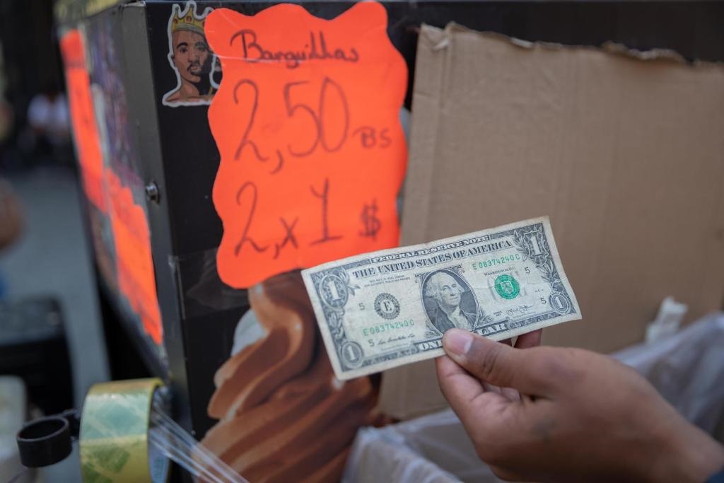 El bolívar se devalúa 6% - noticiacn