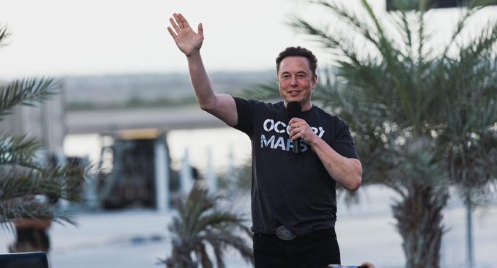 Musk busca usar denuncias de exejecutivo - noticiacn