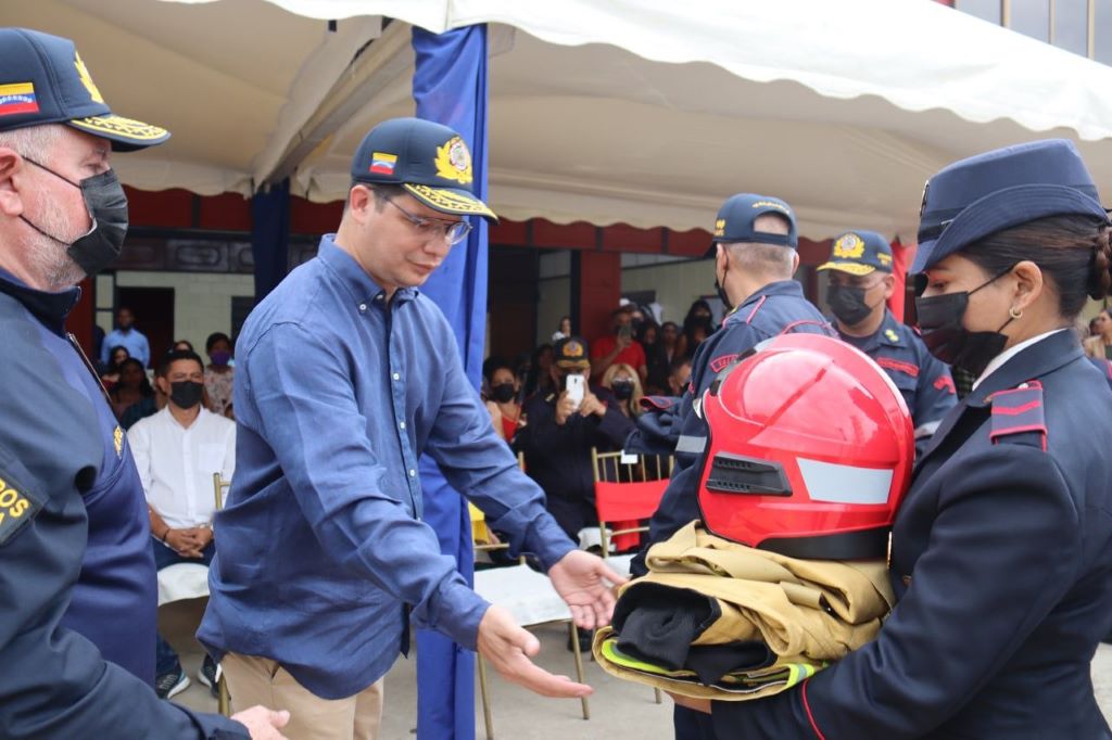 Fuenmayor dotó de equipos al Cuerpo de Bomberos - noticiacn