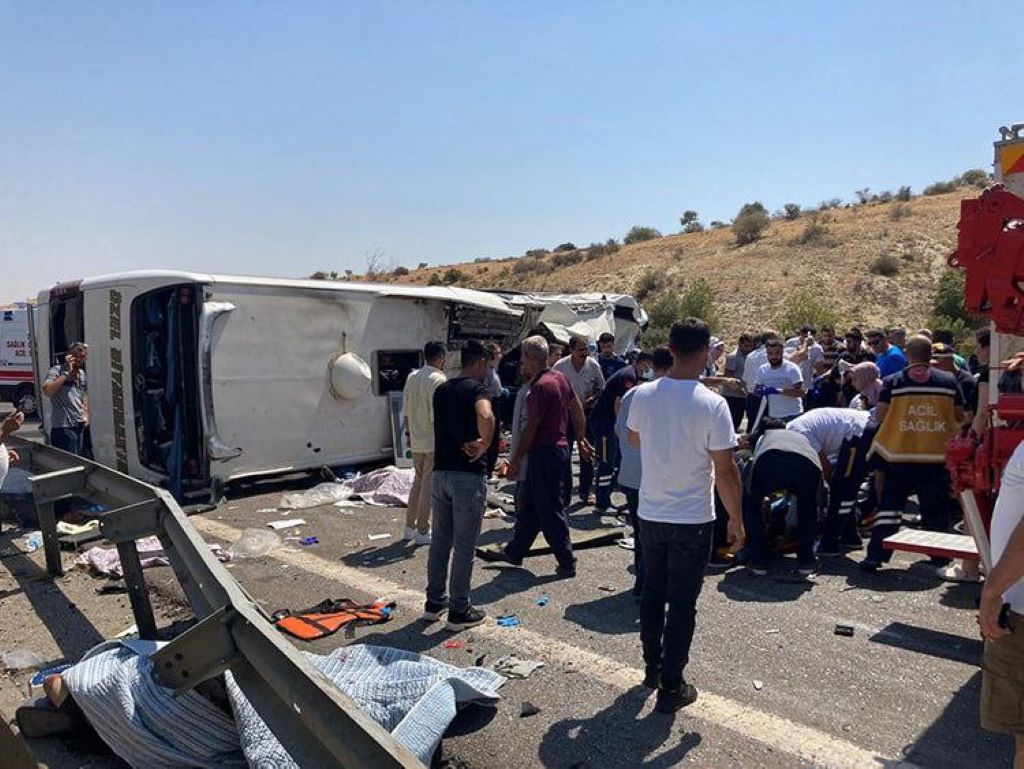 Turquía suma 34 fallecidos en dos accidentes - noticiacn